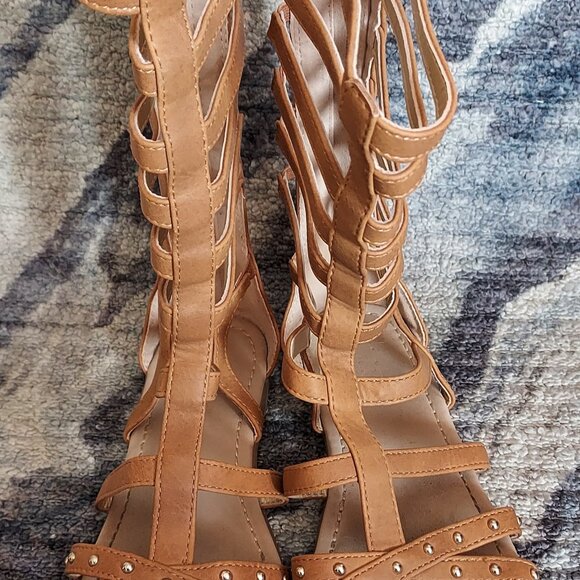 Girls Gladiator Sandals Size 1 - Picture 2 of 3